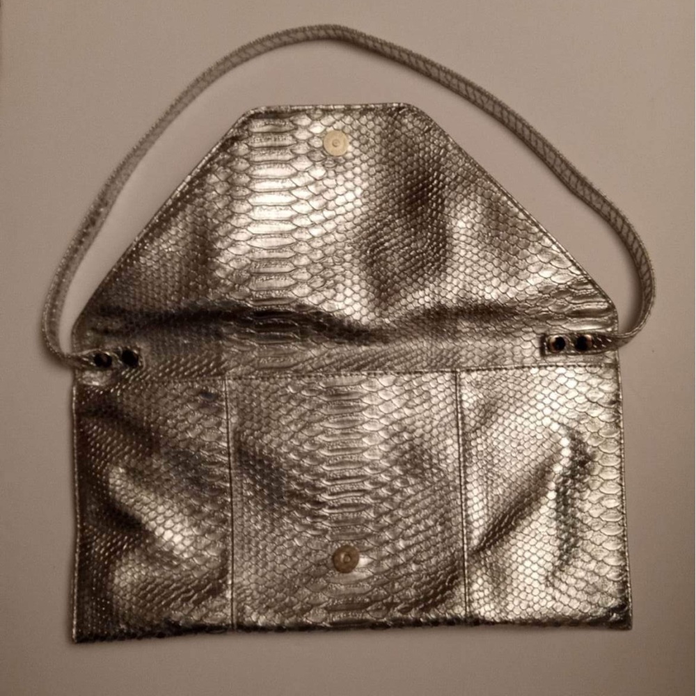 gray handbag - Picture 3 of 8